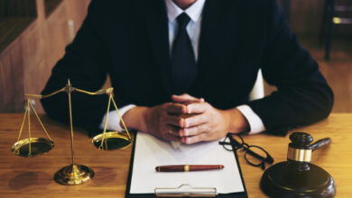 كيف تصبح مستشار قانوني