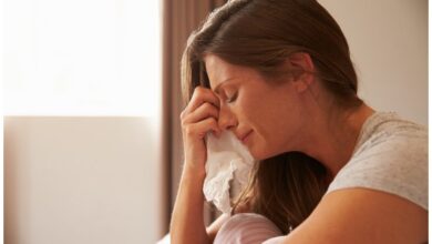 متى تسقط الحضانة عن الأم