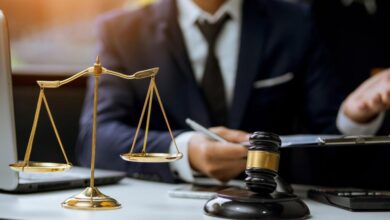 مستشار قانوني